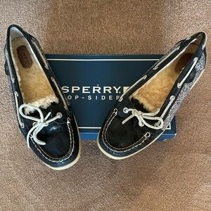 Women’s navy blue Sperry winter topsider size 9m